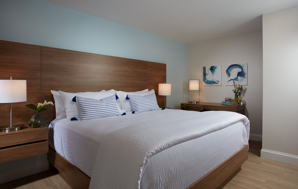 jupiter beach hotel room with bed